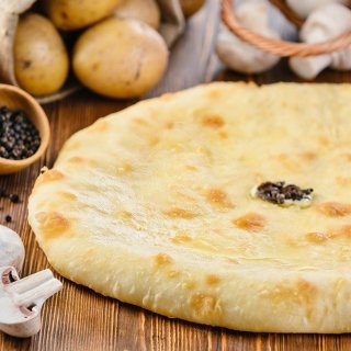 Осетинский пирог с картошкой, грибами и луком Осетинский пирог с картошкой, грибами и луком